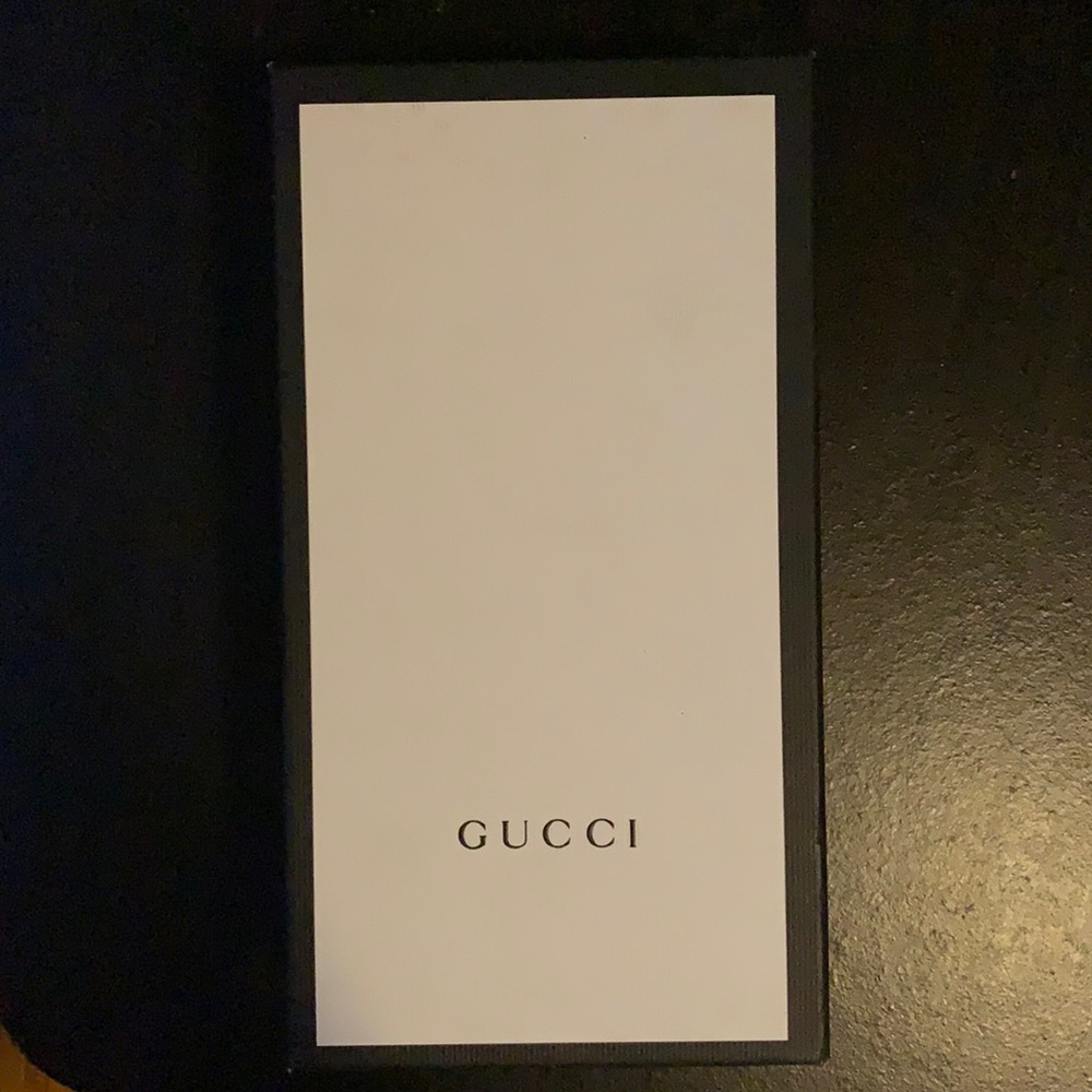 Gucci continental wallet. Color pink. Brand new.